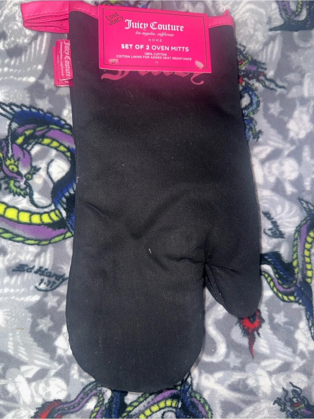 Juicy Couture Home Set of 2 Oven Mitts Black Pink Logo